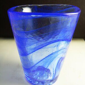 KOSTA BODA BLUE SWIRL GLASS TUMBLER